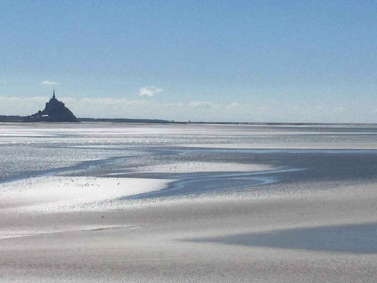 Chambre A Proximite De La Baie Du Mont Saint Michel Avranches Appartement Buitenkant foto